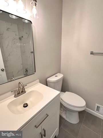322 N GORDON ST, Alexandria, VA 22304
