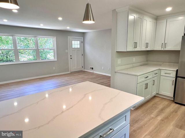 322 N GORDON ST, Alexandria, VA 22304
