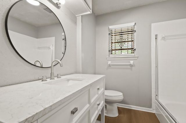 7306 Parker Road, Houston, TX 77016
