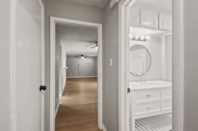 7306 Parker Road, Houston, TX 77016