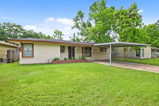 7306 Parker Road, Houston, TX 77016