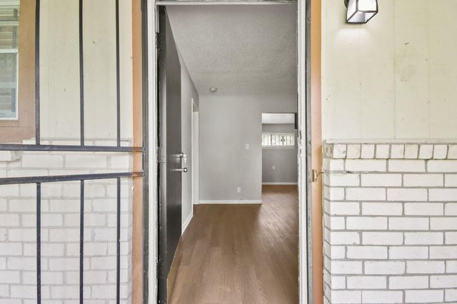 7306 Parker Road, Houston, TX 77016