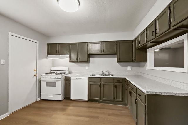 7306 Parker Road, Houston, TX 77016