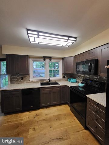 10142 MARSHALL POND RD, Burke, VA 22015