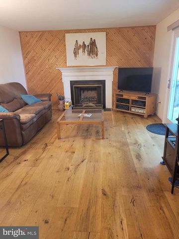 10142 MARSHALL POND RD, Burke, VA 22015