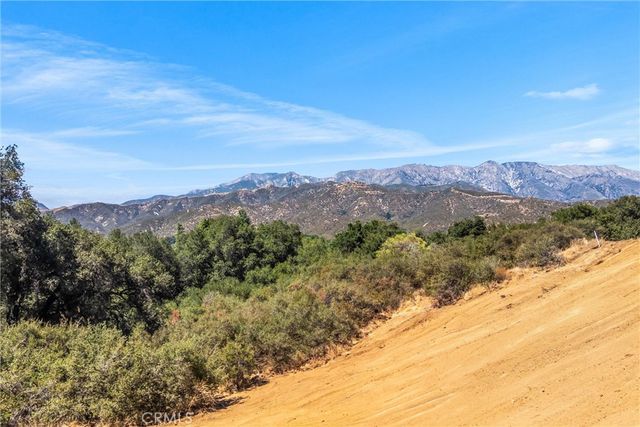 13582 Oak Mountain Drive, Yucaipa, CA 92399