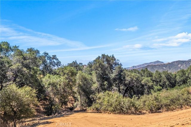13582 Oak Mountain Drive, Yucaipa, CA 92399