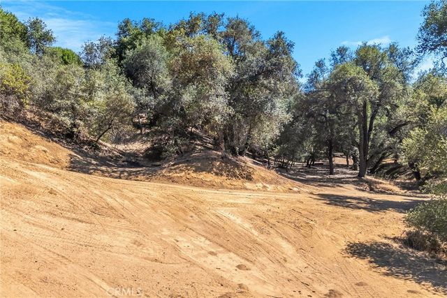 13582 Oak Mountain Drive, Yucaipa, CA 92399