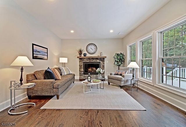 184 Hickory Tavern Rd, Long Hill Twp., NJ 07933