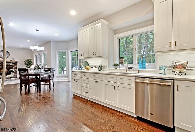 184 Hickory Tavern Rd, Long Hill Twp., NJ 07933