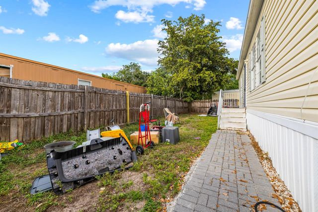 23018 Atlantic Circle, Boca Raton, FL 33428