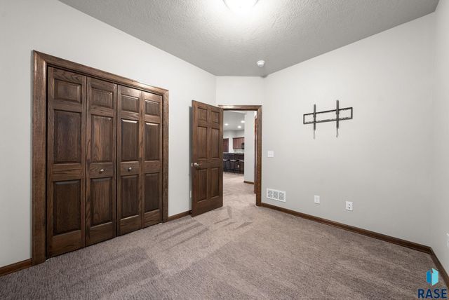 3411 E Bison Trl Trail, Sioux Falls, SD 57108