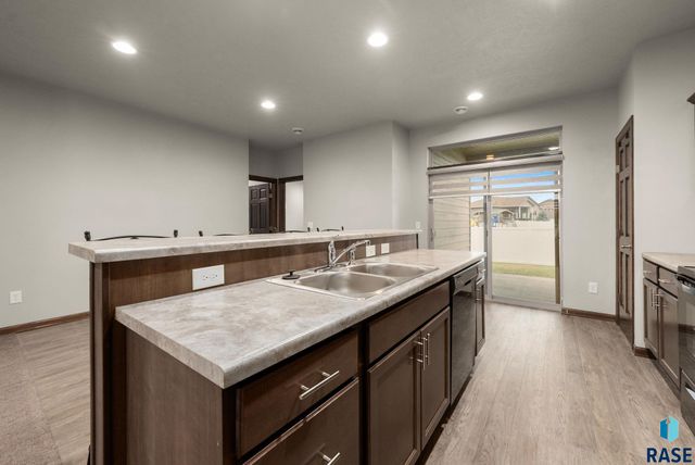 3411 E Bison Trl Trail, Sioux Falls, SD 57108