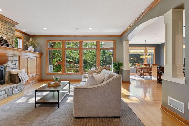 1646 Isabella Parkway, Chaska, MN 55318