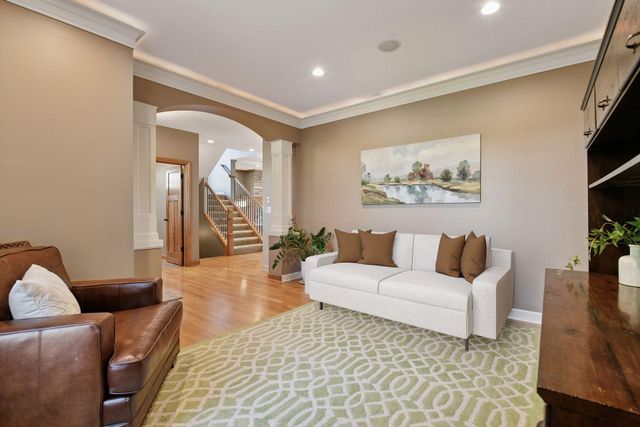 1646 Isabella Parkway, Chaska, MN 55318