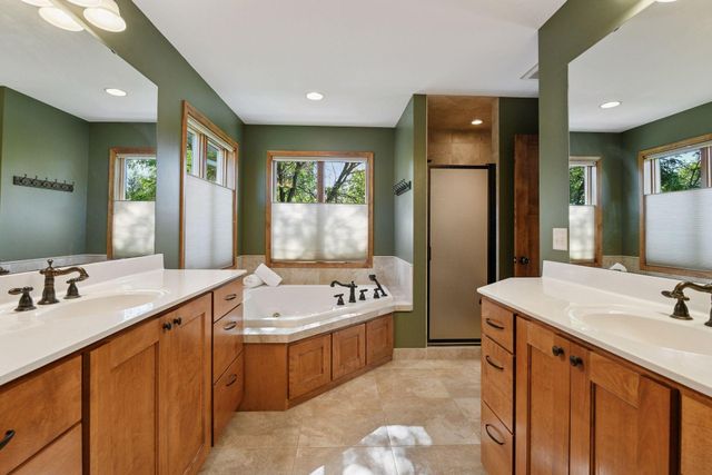 1646 Isabella Parkway, Chaska, MN 55318