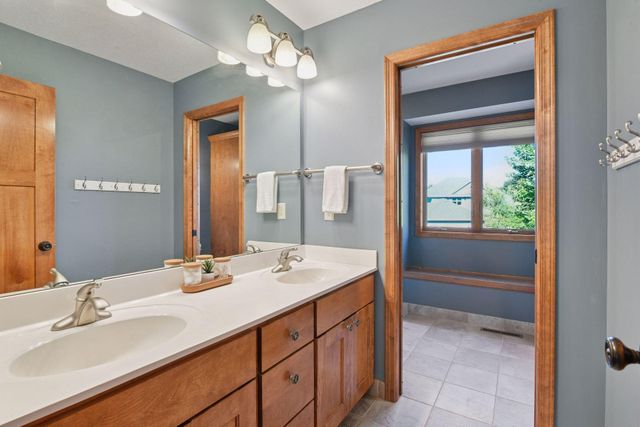 1646 Isabella Parkway, Chaska, MN 55318