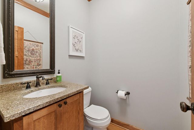 1646 Isabella Parkway, Chaska, MN 55318