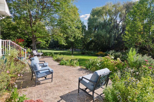 1646 Isabella Parkway, Chaska, MN 55318