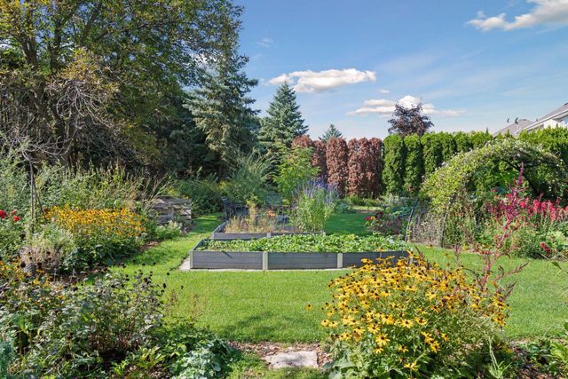 1646 Isabella Parkway, Chaska, MN 55318