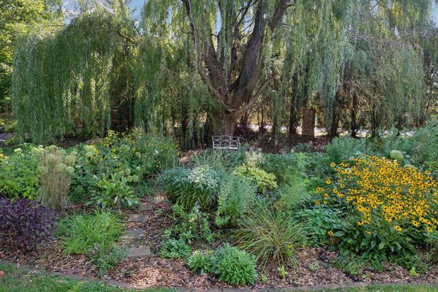 1646 Isabella Parkway, Chaska, MN 55318