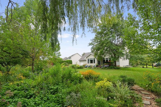 1646 Isabella Parkway, Chaska, MN 55318