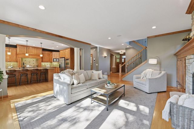 1646 Isabella Parkway, Chaska, MN 55318