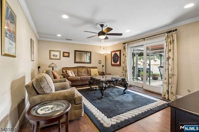 6 Davenport Avenue, Roseland, NJ 07068