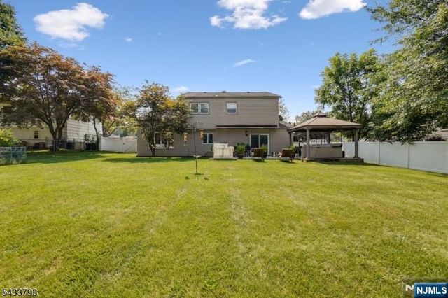 6 Davenport Avenue, Roseland, NJ 07068
