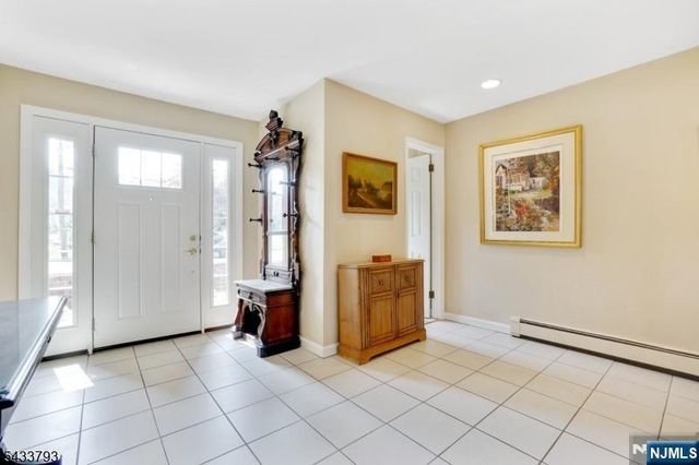 6 Davenport Avenue, Roseland, NJ 07068