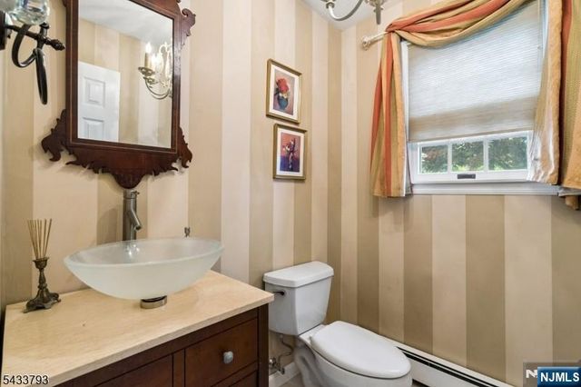 6 Davenport Avenue, Roseland, NJ 07068