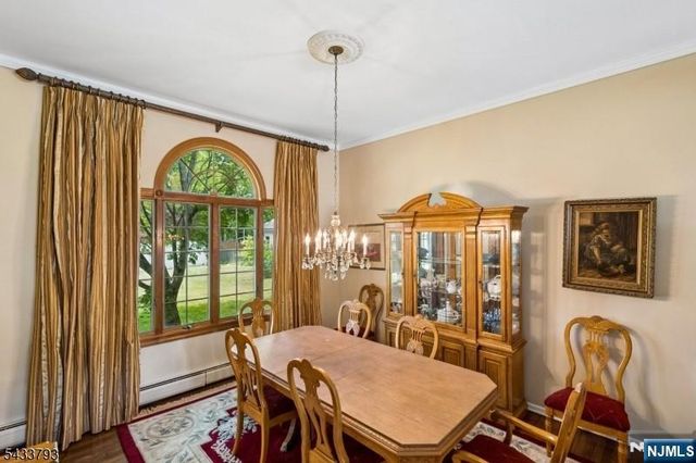 6 Davenport Avenue, Roseland, NJ 07068