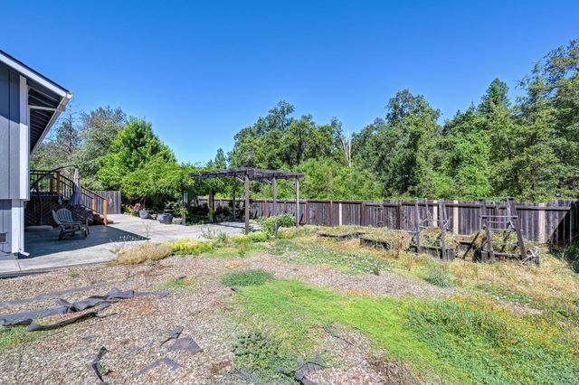 11250 Ball Rd, Grass Valley, CA 95949