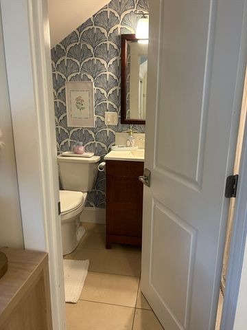 701 East Broadway 1, Boston, MA 02127