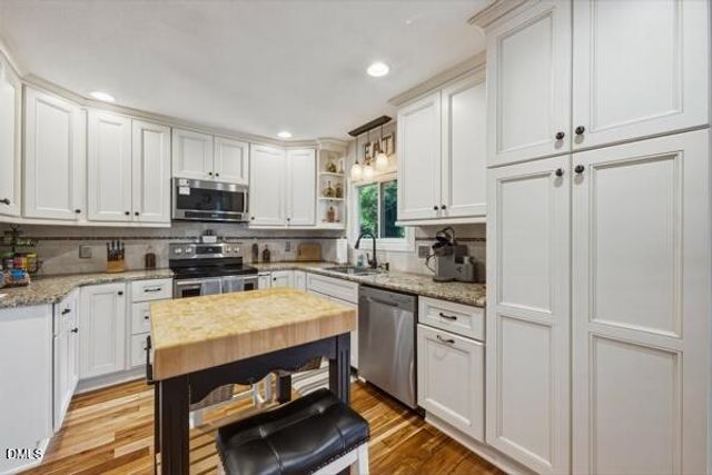 818 Lake Forest Drive, Raleigh, NC 27615