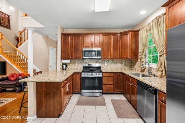 34 Amber Drive, Old Bridge, NJ 08857