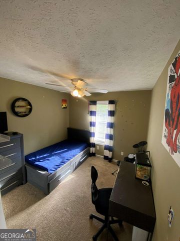 188 Waters Edge Drive, Locust Grove, GA 30248