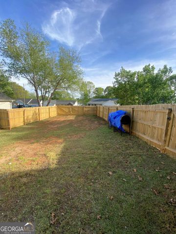 188 Waters Edge Drive, Locust Grove, GA 30248