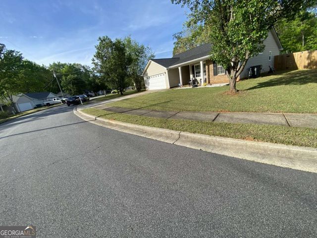 188 Waters Edge Drive, Locust Grove, GA 30248