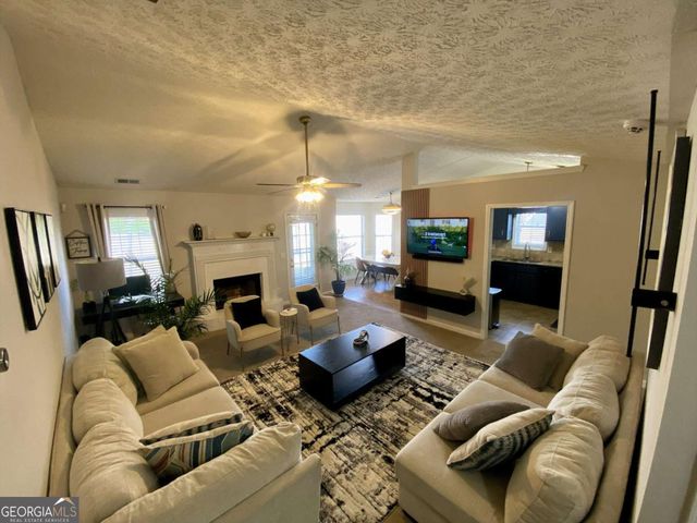 188 Waters Edge Drive, Locust Grove, GA 30248