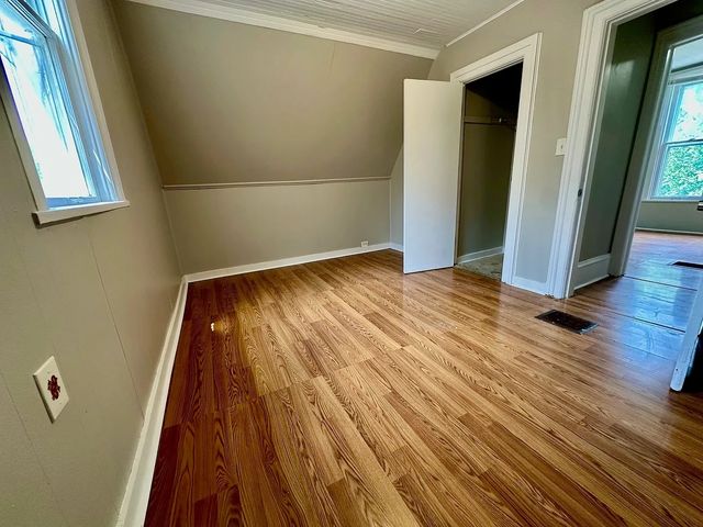 50 Sheridan Street, Elgin, IL 60123