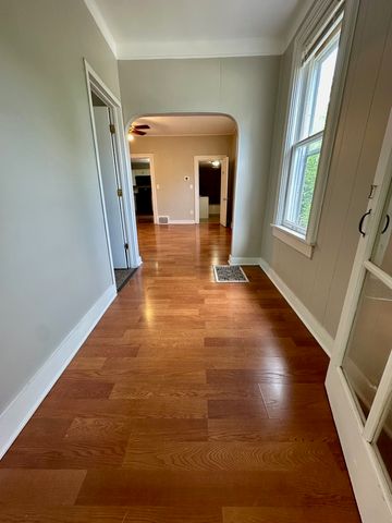 50 Sheridan Street, Elgin, IL 60123