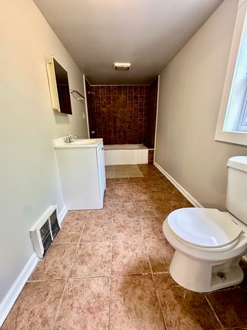 50 Sheridan Street, Elgin, IL 60123