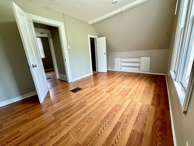 50 Sheridan Street, Elgin, IL 60123