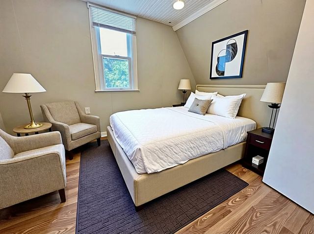 50 Sheridan Street, Elgin, IL 60123