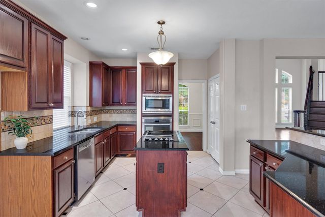 921 Brown Trail, Coppell, TX 75019
