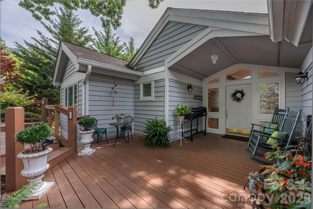 94 Oakcrest Lane, Waynesville, NC 28786