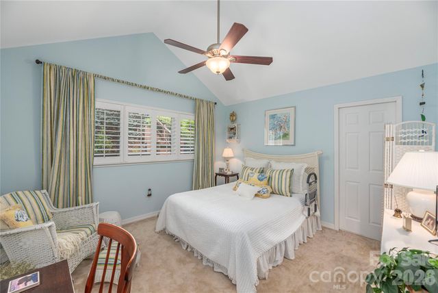 94 Oakcrest Lane, Waynesville, NC 28786