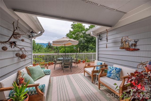 94 Oakcrest Lane, Waynesville, NC 28786