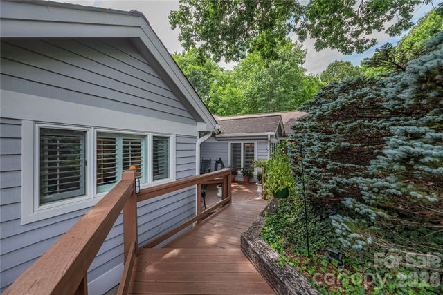 94 Oakcrest Lane, Waynesville, NC 28786